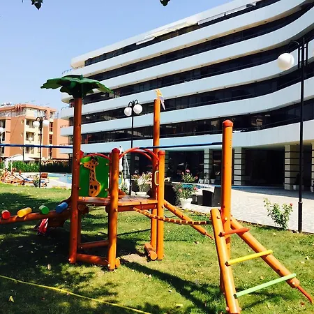 Solar In Boomerang ساني بيتش